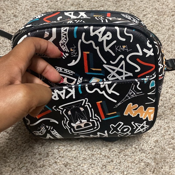 Stylish crossbody! - Picture 7 of 10